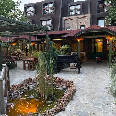 Hotel Каштел Pančevo Exterior foto
