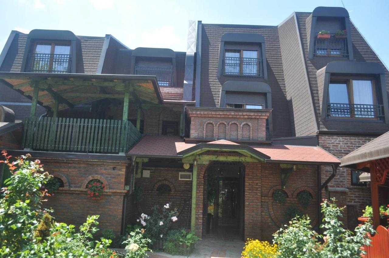 Hotel Каштел Pančevo Exterior foto