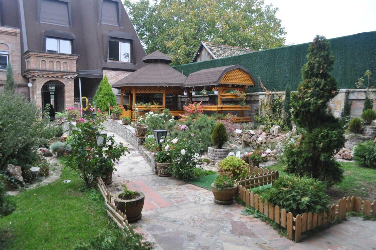 Hotel Каштел Pančevo Exterior foto