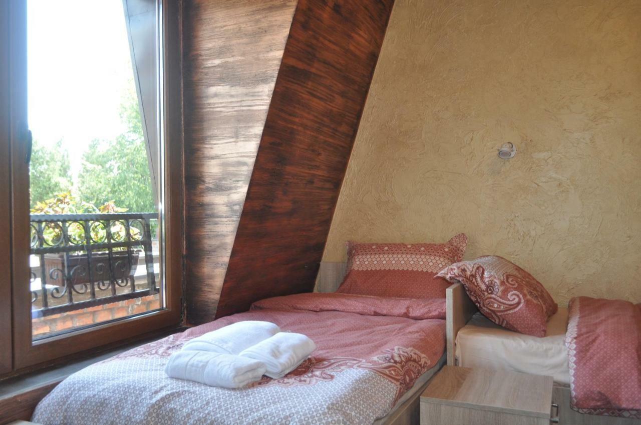 Hotel Каштел Pančevo Exterior foto