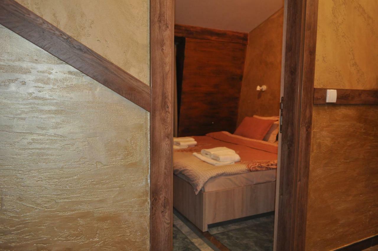 Hotel Каштел Pančevo Exterior foto